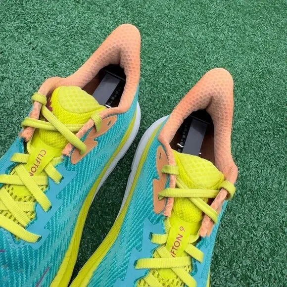 HOKA ONE ONE CLIFTON 9 - Women’s Running Shoes - SIZE 8B - Picture 5 of 10